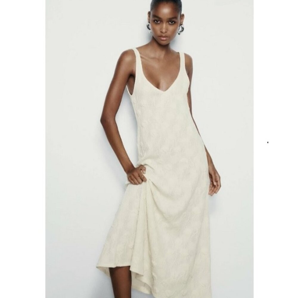 Zara Knit Sleeveless Midi Dress Size M Cream Ecru Textured V-Neckline Medium NWT